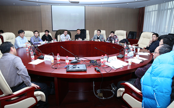 ��У�ٰ�30������ʦ������ְ��ʦ��������2013���½̹���ְ��ѵ��ҵ��ʽ